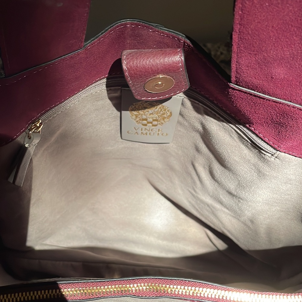 Vince Camuto tote - Picture 8 of 8